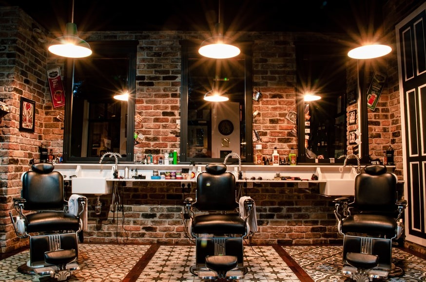 Dentro da barbearia